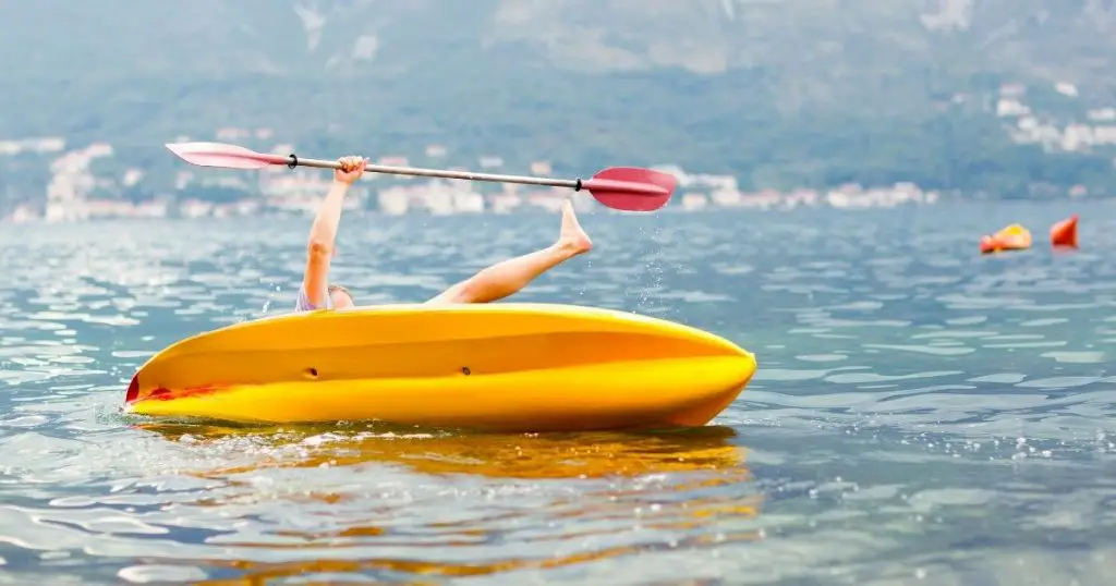 How much weight can a tandem kayak hold?