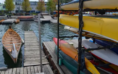 What is the difference between a kayak and a canoe?